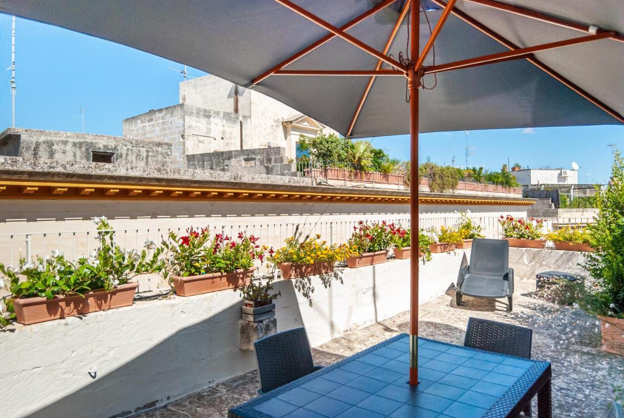 Il Garbino Suite And Apartment Lecce Exteriör bild
