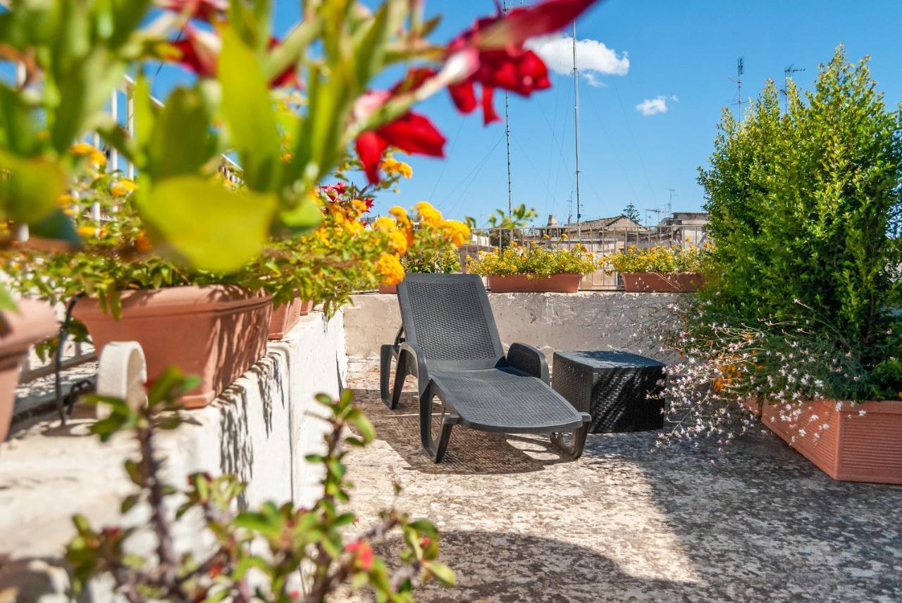 Il Garbino Suite And Apartment Lecce Exteriör bild