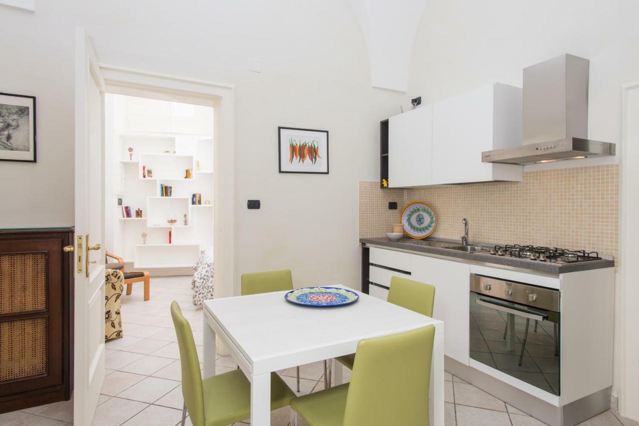 Il Garbino Suite And Apartment Lecce Exteriör bild