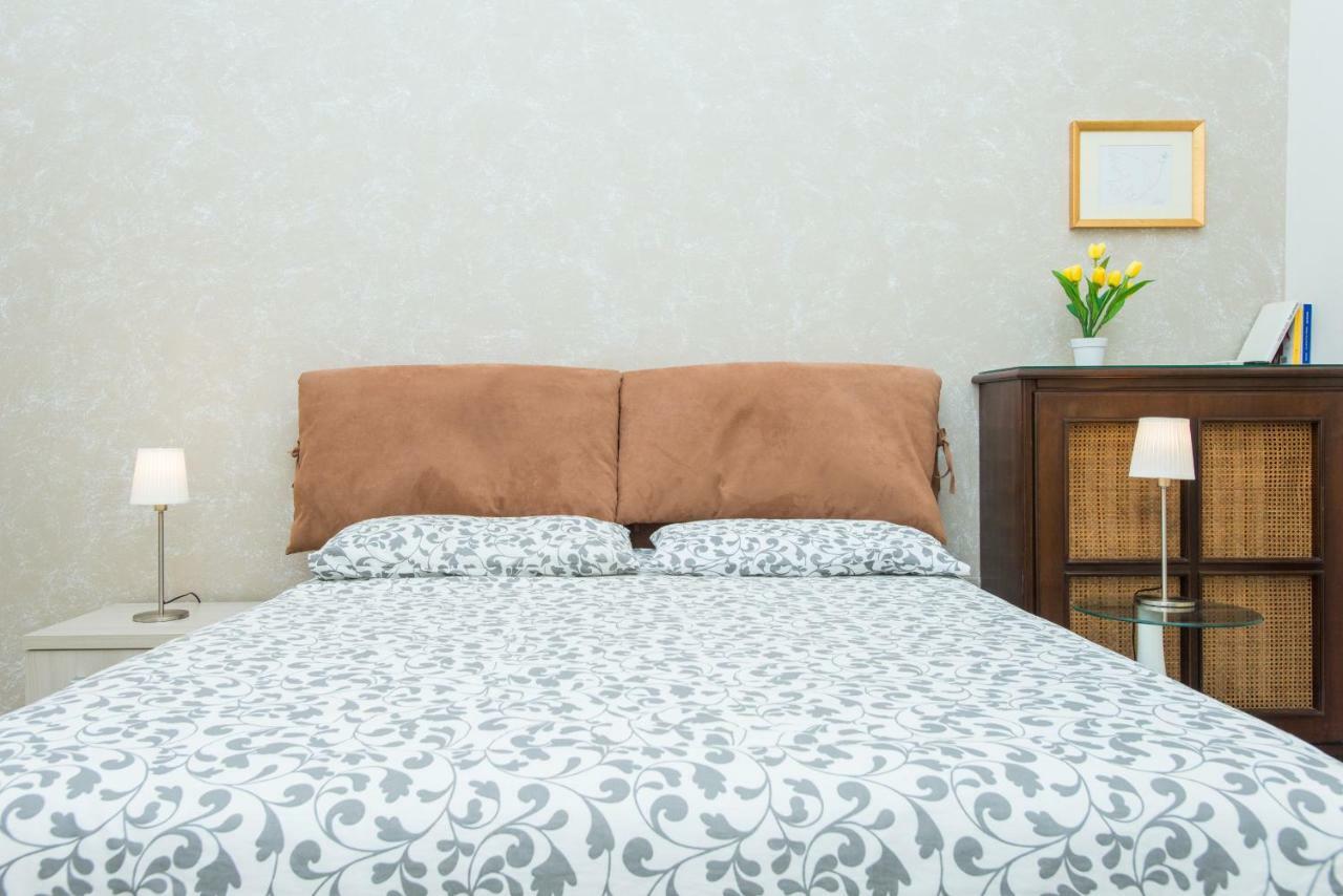 Il Garbino Suite And Apartment Lecce Exteriör bild