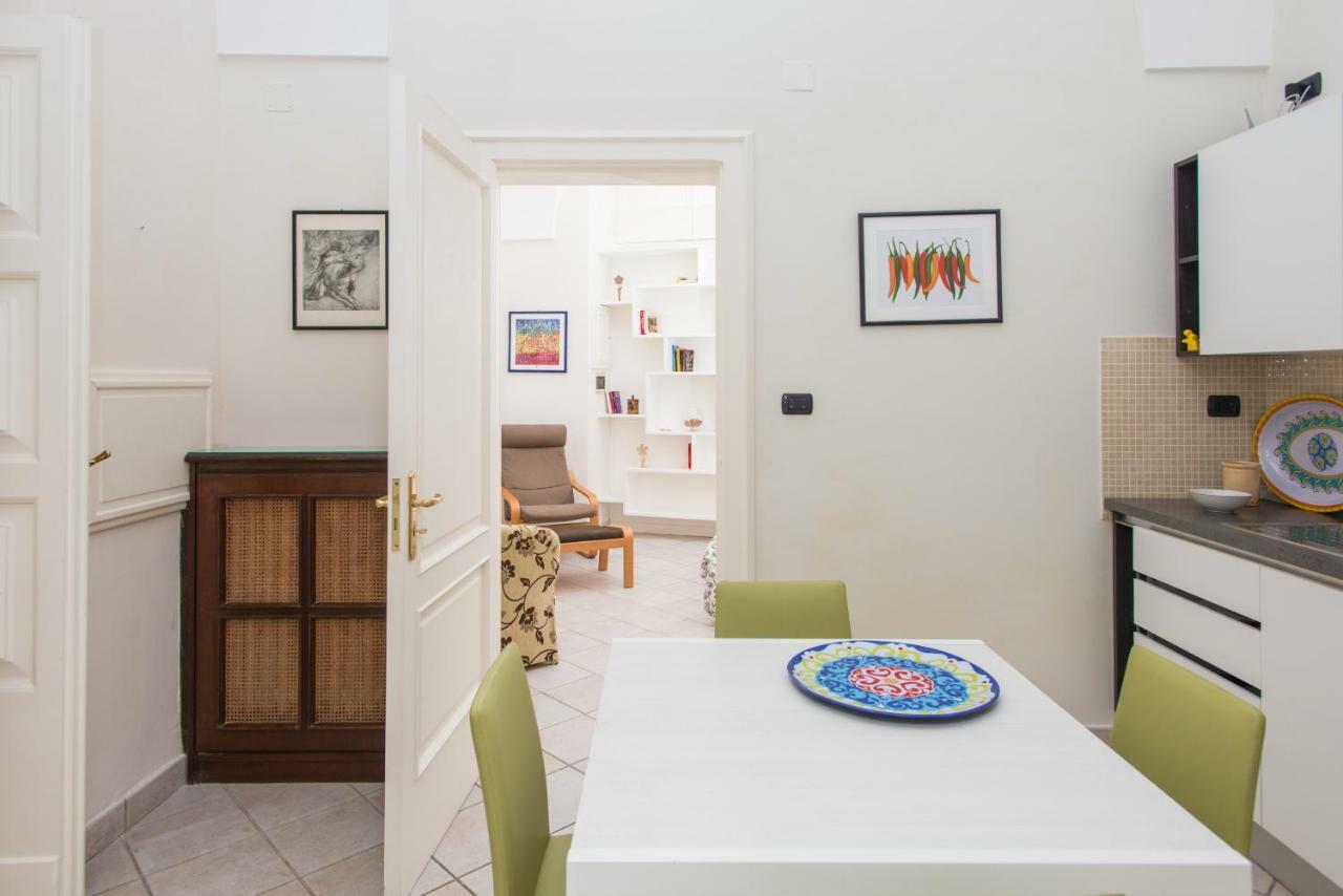 Il Garbino Suite And Apartment Lecce Exteriör bild