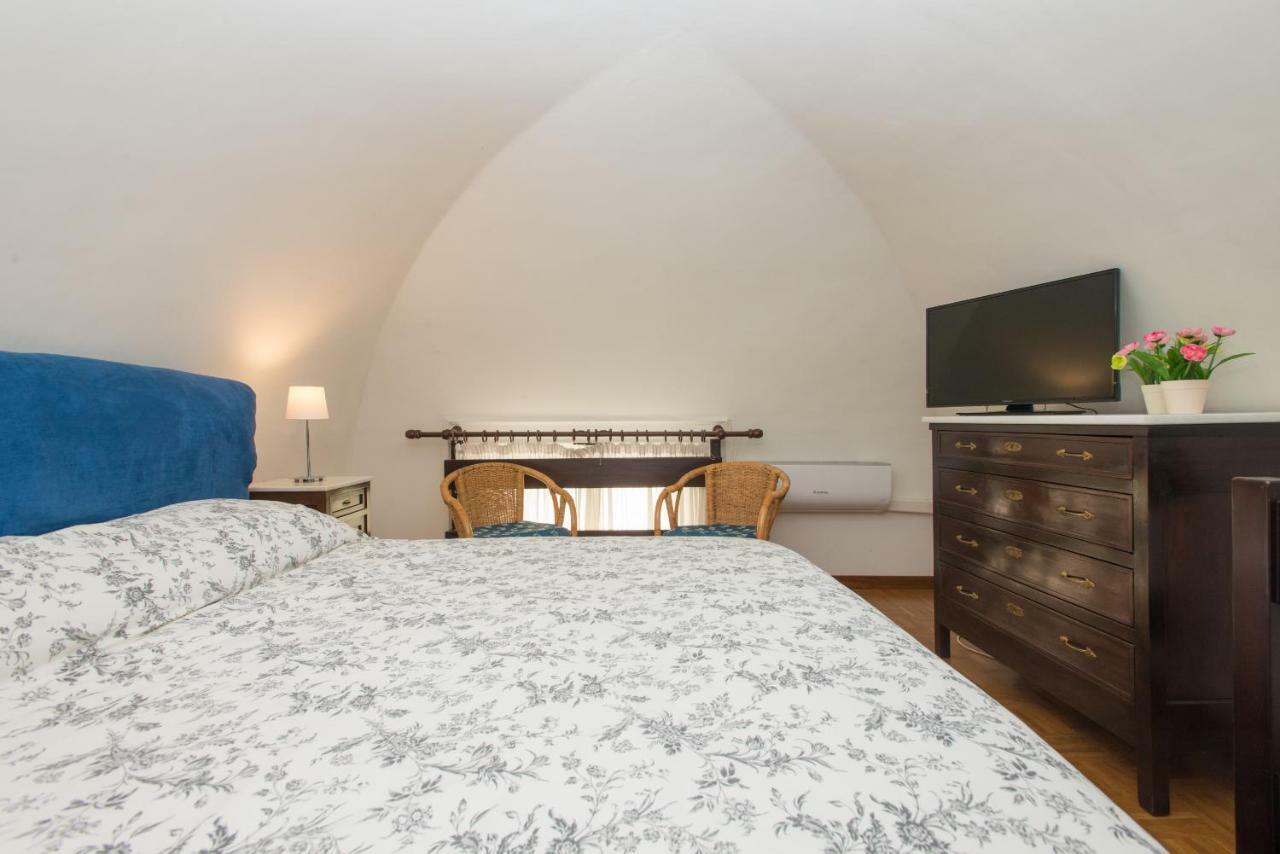 Il Garbino Suite And Apartment Lecce Exteriör bild