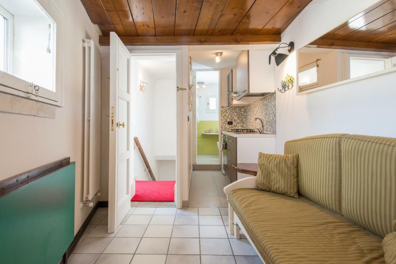 Il Garbino Suite And Apartment Lecce Exteriör bild