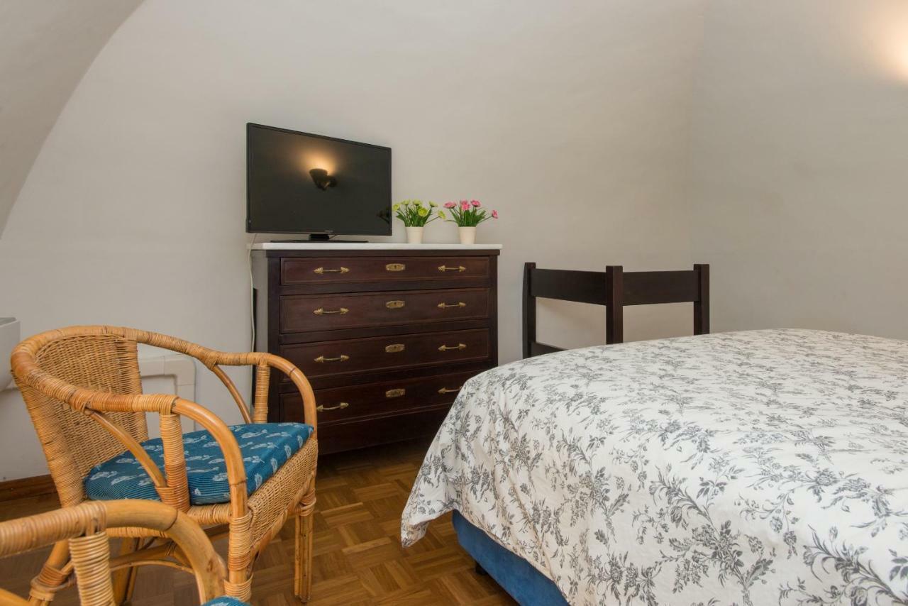 Il Garbino Suite And Apartment Lecce Exteriör bild